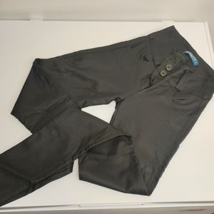 Sz 6 green  faux leather pants